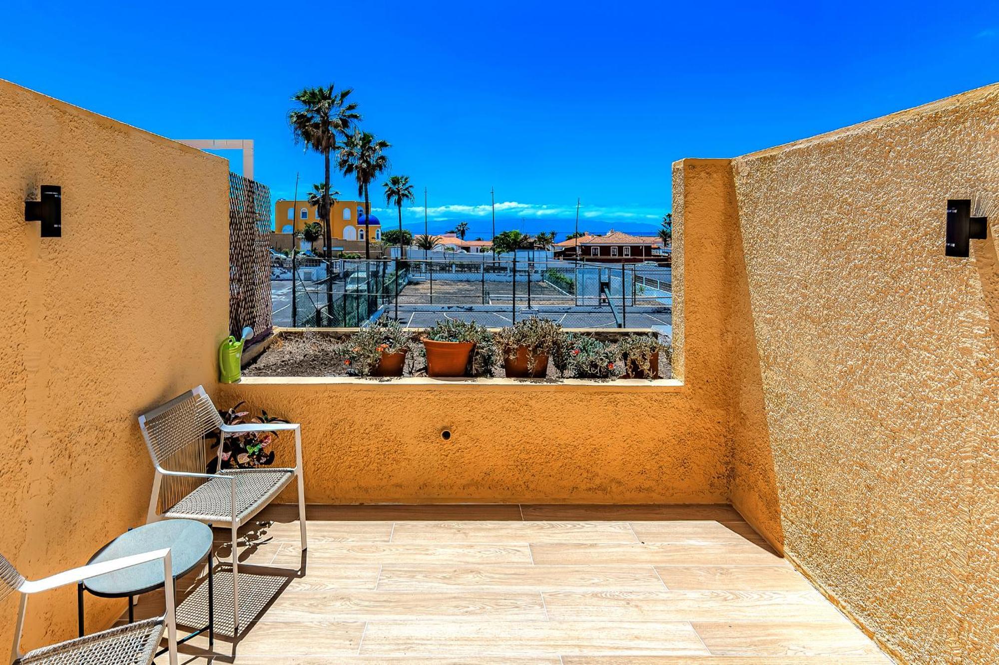 Newly Renovated Studio 2 Min From Playa La Arena Puerto de Santiago  Exteriör bild